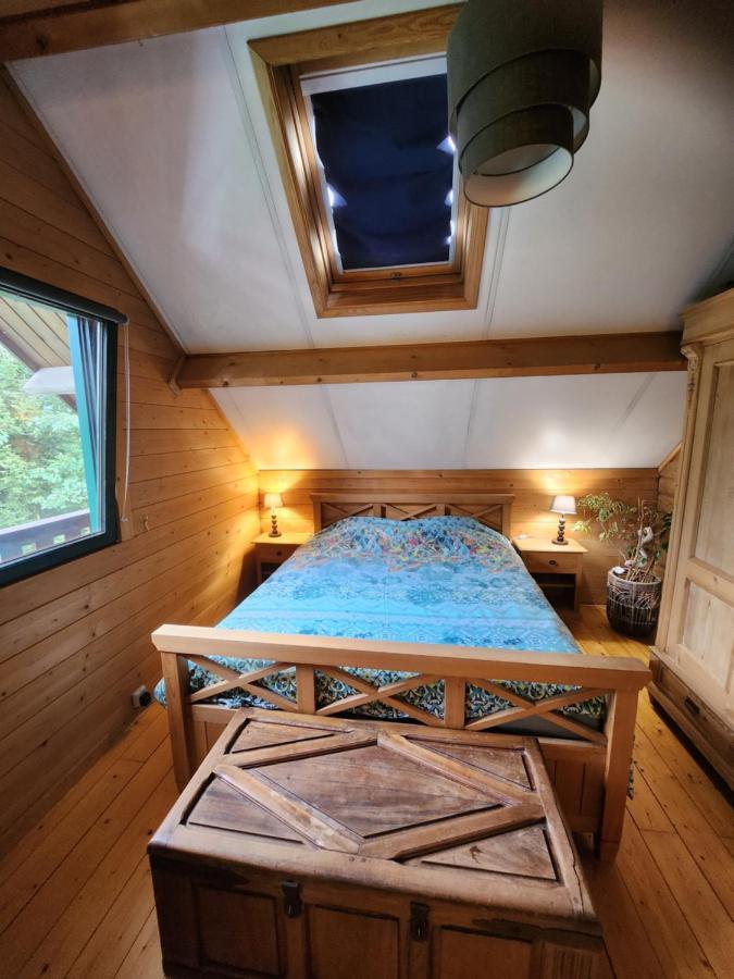 Somme-Leuze Le Chalet Du Cerf - Chambre D'Hote المظهر الخارجي الصورة